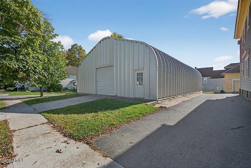 3rd image of 8 Byard Street