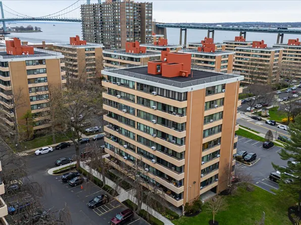 162-40 Ninth Avenue image 16 of 28