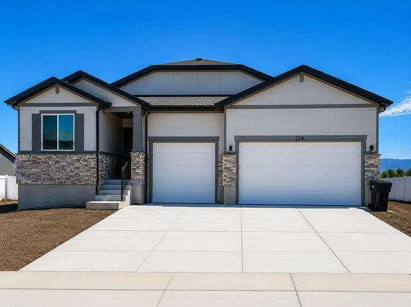 264 N Hatchet Ranch Dr, Grantsville, UT 84029