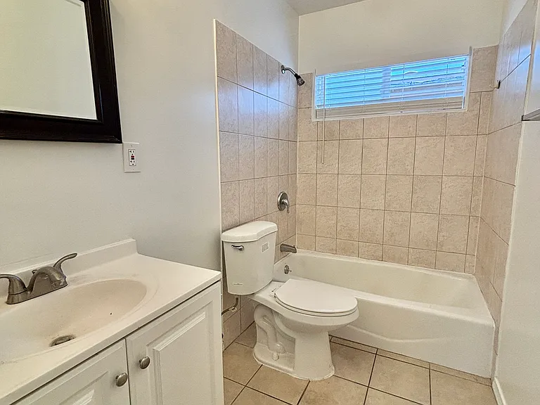 16112 Van Ness Ave #6 — Photo 10