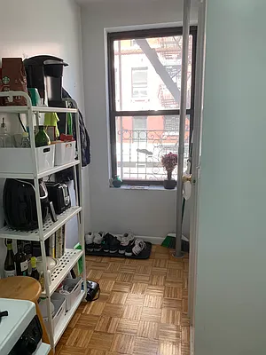 Rented by M.Grossman R.E. Management | media 3