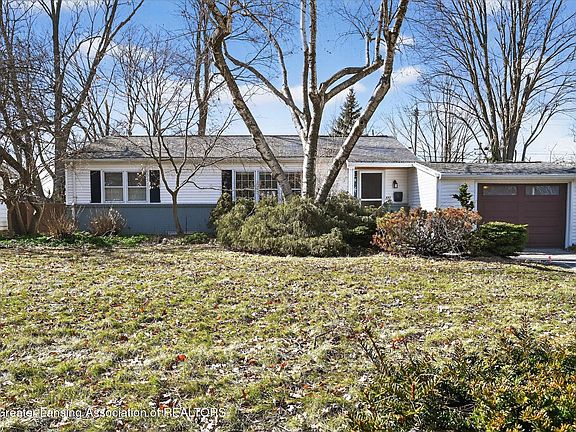 2nd image of 227 N Hagadorn Rd