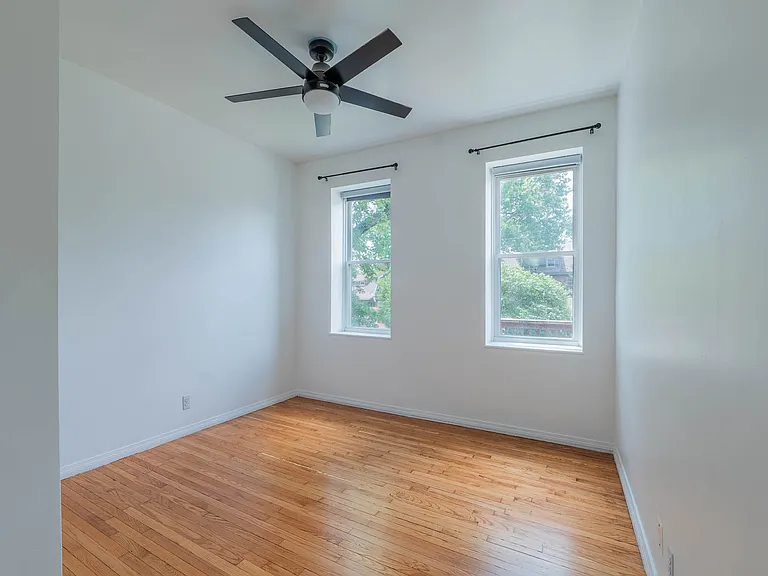 3972 Russell Blvd — Photo 3