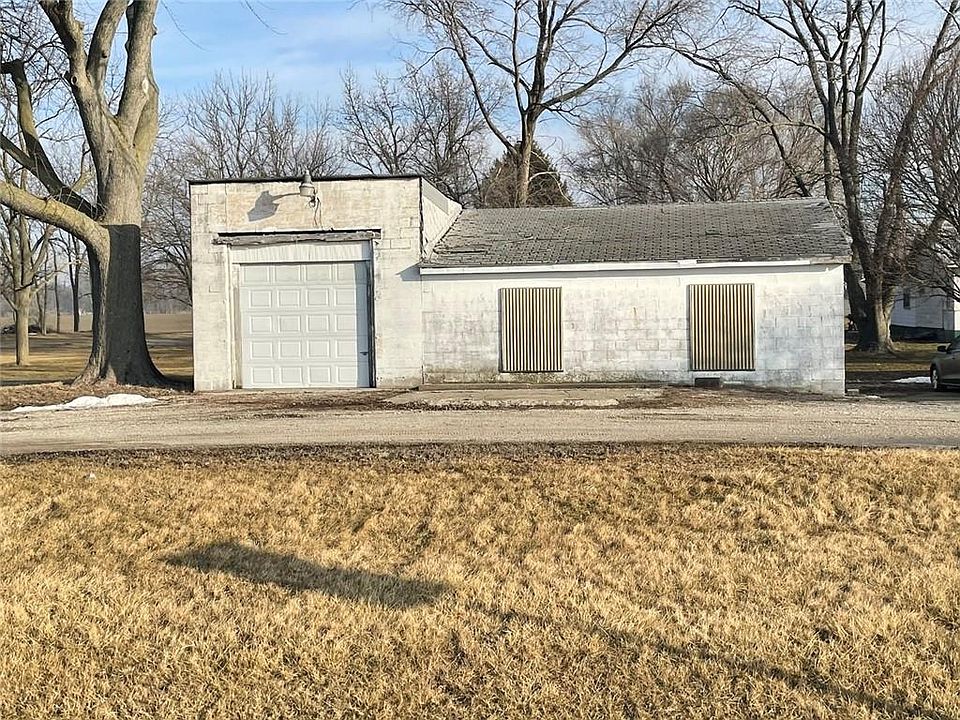 2nd image of 316 W 1st St