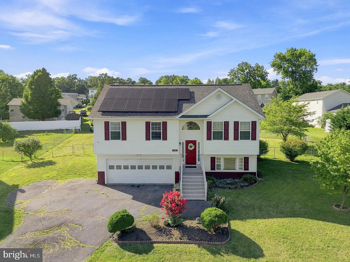 3 bed, 3.0 bath, 1710 sqft, $2,000 — Photo 2