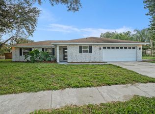 701 Queens Ct, Seffner, FL 33584