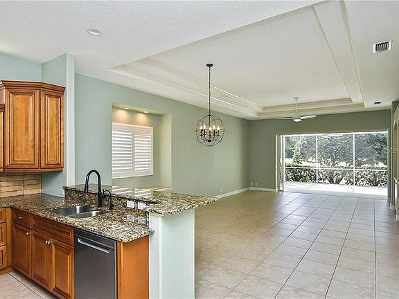 3rd image of 323 Lansbrook Dr