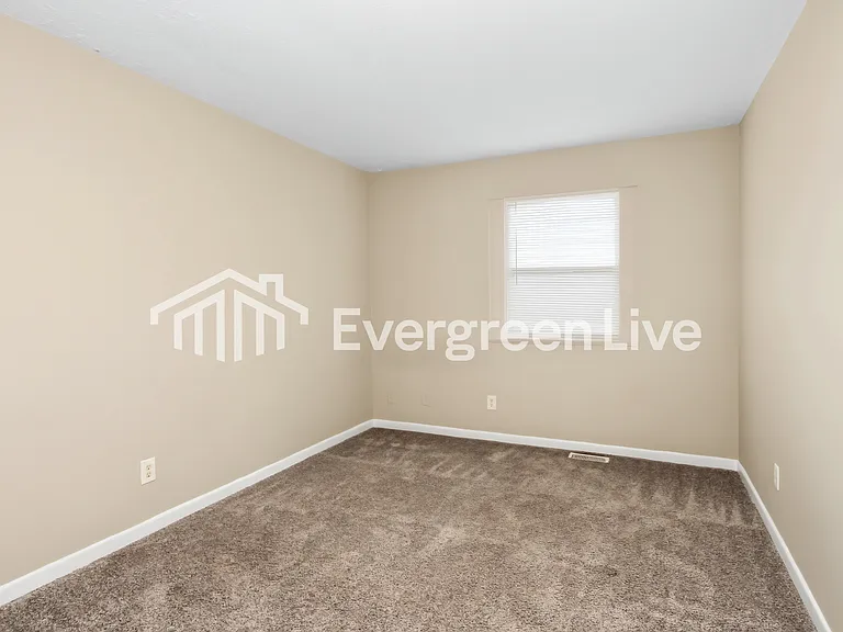 8507 New Field Cir — Photo 11