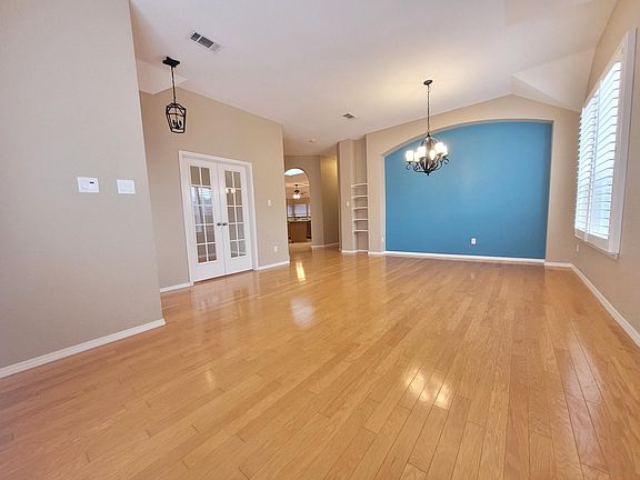 5th image of 10306 Joy Dr