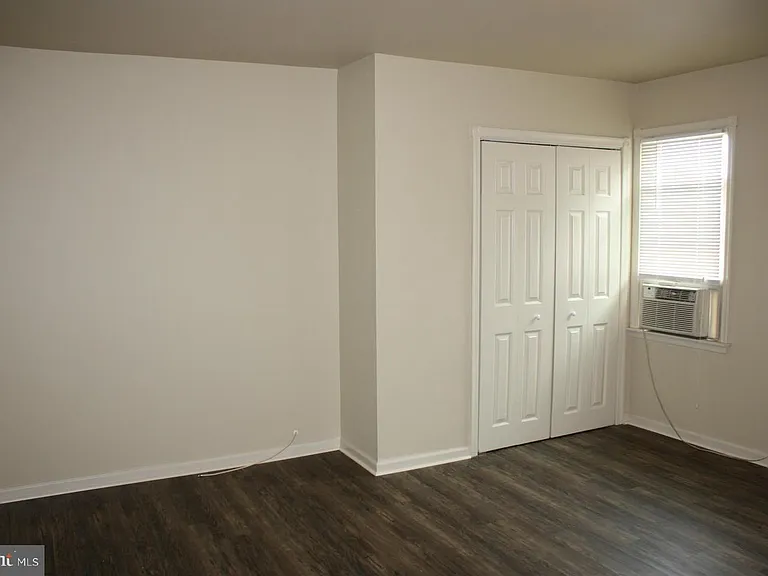33 S Lafayette Ave — Photo 11