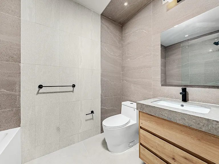 526 Baltic St #2D — Photo 9