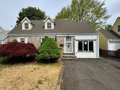 69 Lincoln Avenue, Elmwood Park, NJ, 07407