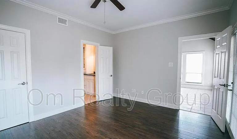 4144 Greystone Way #104 — Photo 2