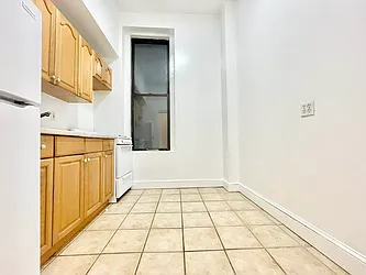 Rented by HOLTON REAL ESTATE INC.