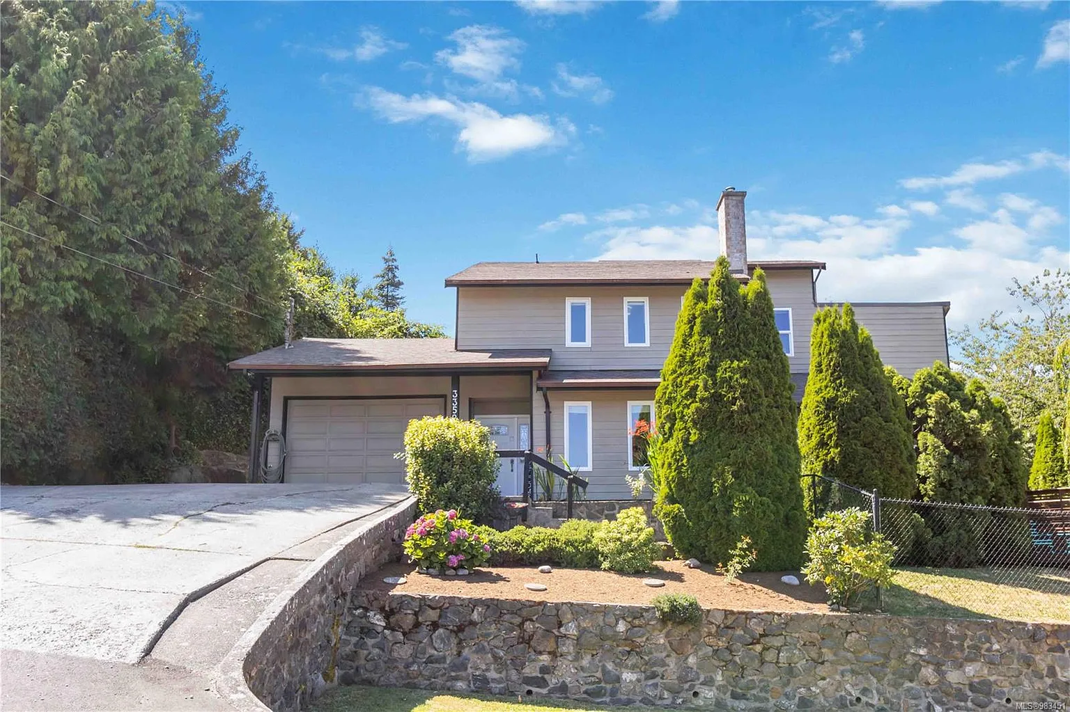 3352 Mary Anne Cres photo 1