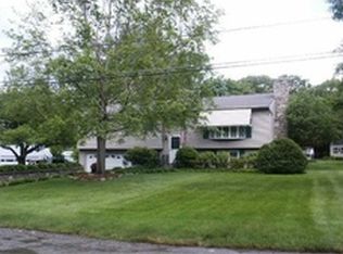2 Obeline Dr, North Smithfield, RI 02896