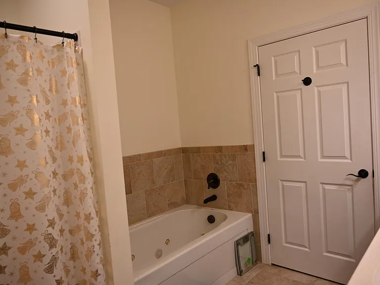 140 Aynsley Ln — Photo 16