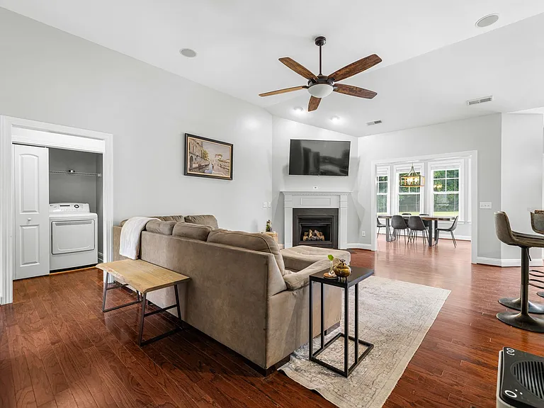 224 Blue Creek Farms Dr — Photo 4