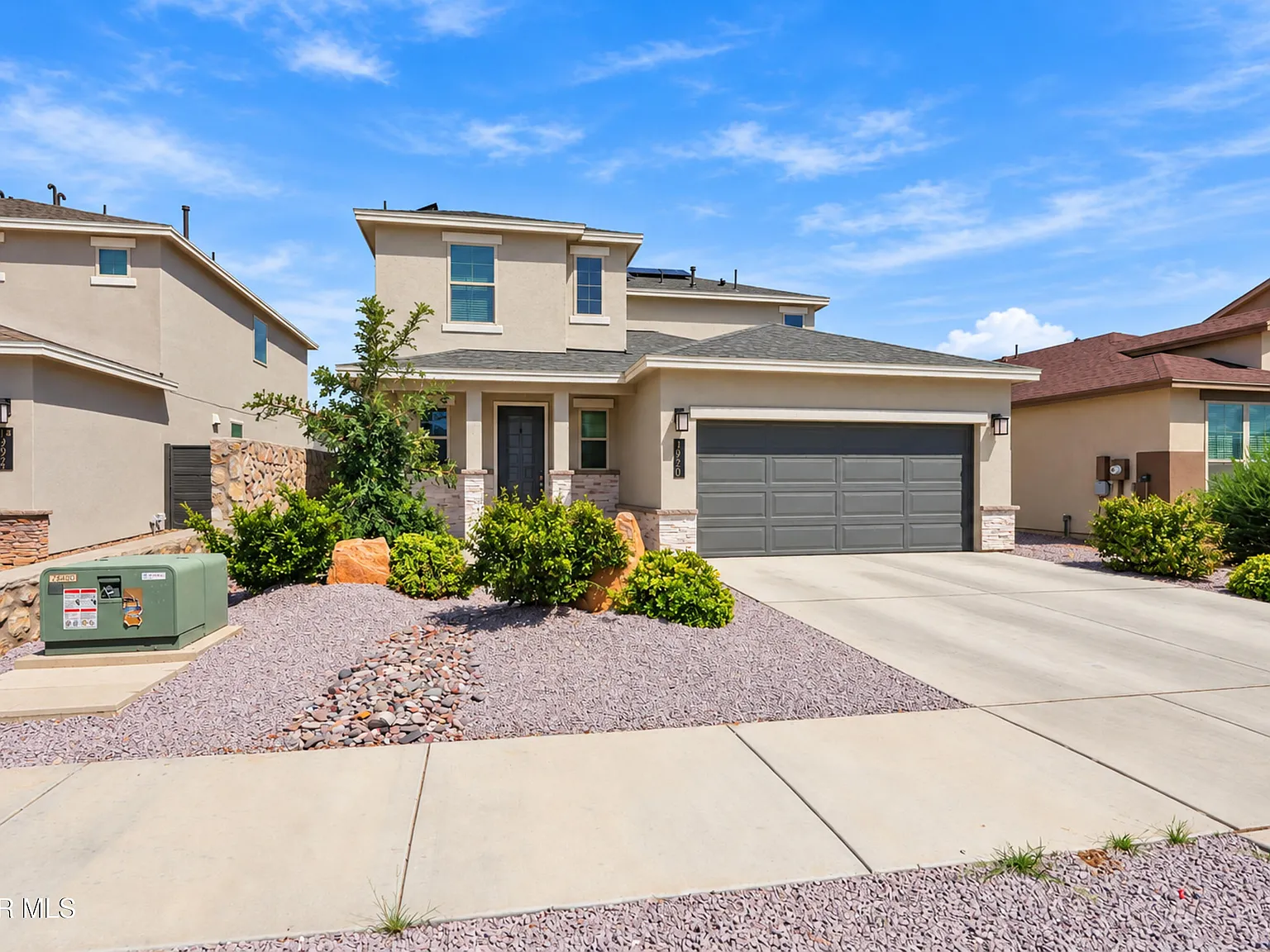 3 bed, 2.5 bath, 1825 sqft, $2,200 — Photo 2