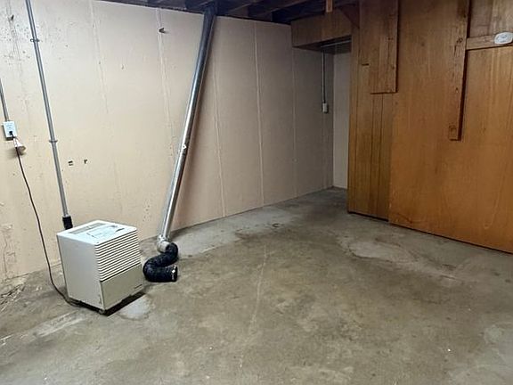 5th image of 1003 Rose Ln