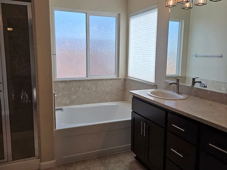 1443 Greenbrier Dr — Photo 23