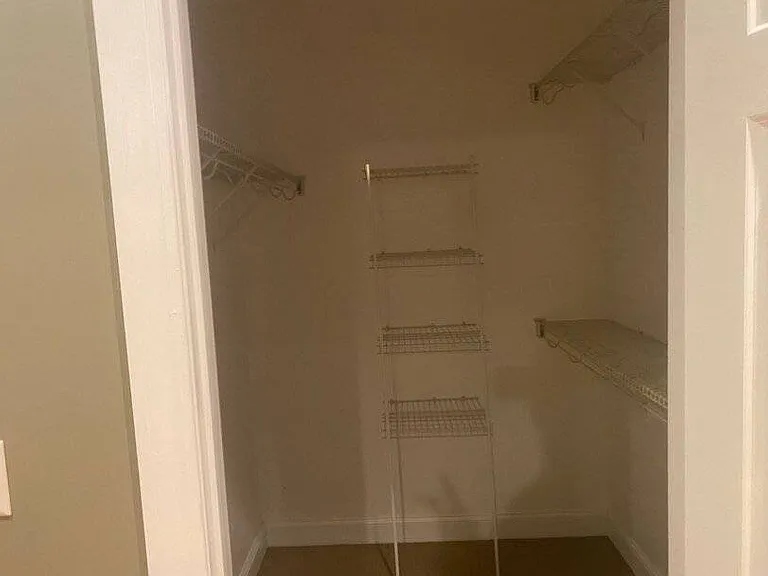 4-6 Sheridan Ave #4B — Photo 8