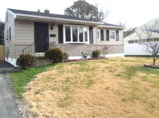 20 Raintree Dr, New Castle, DE 19720