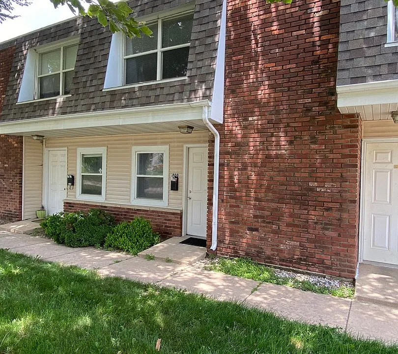 800-810 Grand Ave