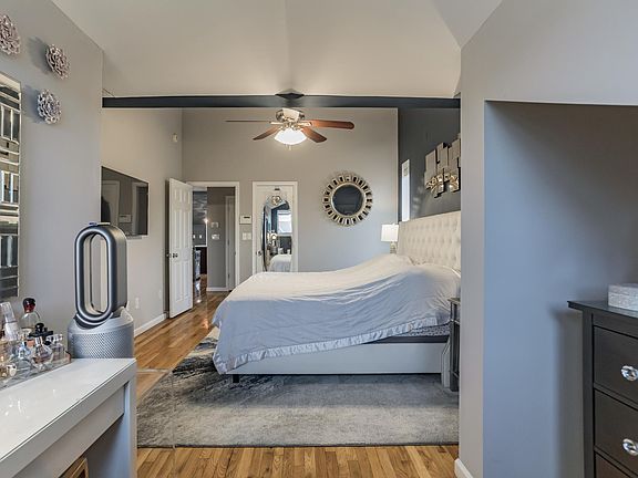 5th image of 1471 Outlook Ave #3