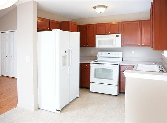 2nd image of 16546 Glenpointe Dr