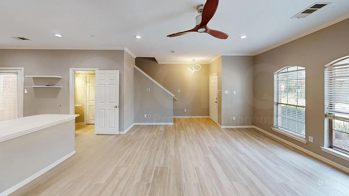 2 bed, 1.5 bath, 1350 sqft, $1,990 — Photo 3