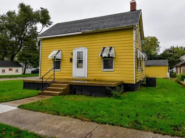 702 W Grant Ave, Pontiac, IL 61764