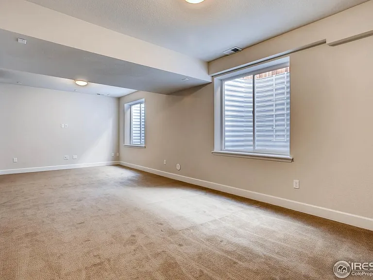 739 Cristo Ln — Photo 18