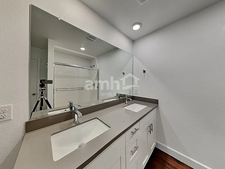 4215 W Saint Charles Ave — Photo 11