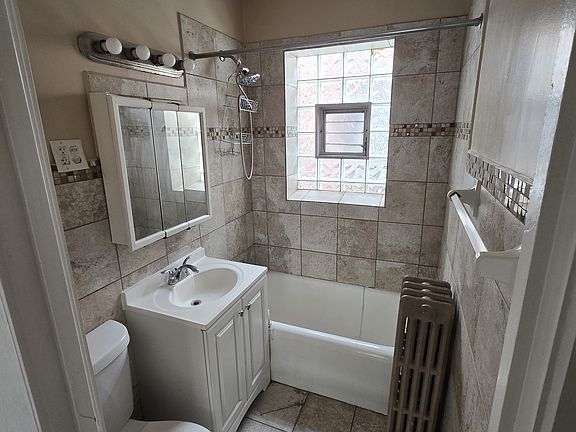 4th image of 10718 S Avenue C Unit 3