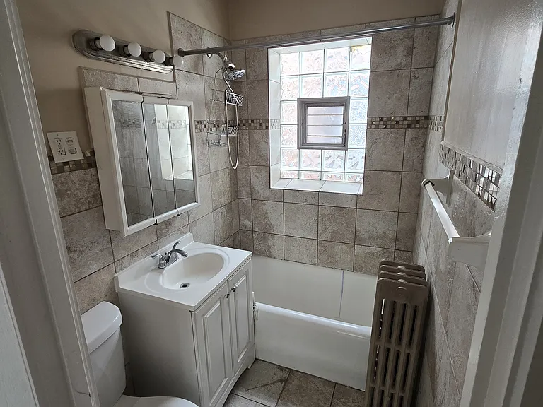 10718 S Avenue C #3 — Photo 4