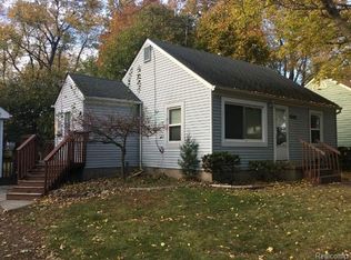 1240 Wagner Ave, Bloomfield Hills, MI 48302