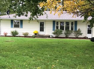 1511 Hogback Bridge Rd, Earlham, IA 50072