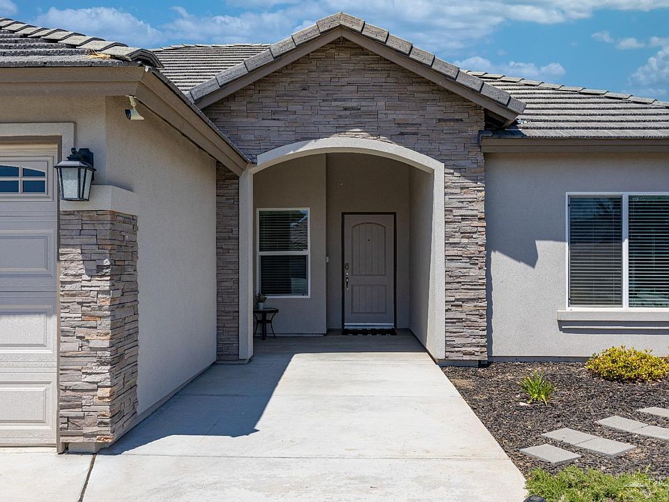 1st image of 1317 Fair Oak Dr