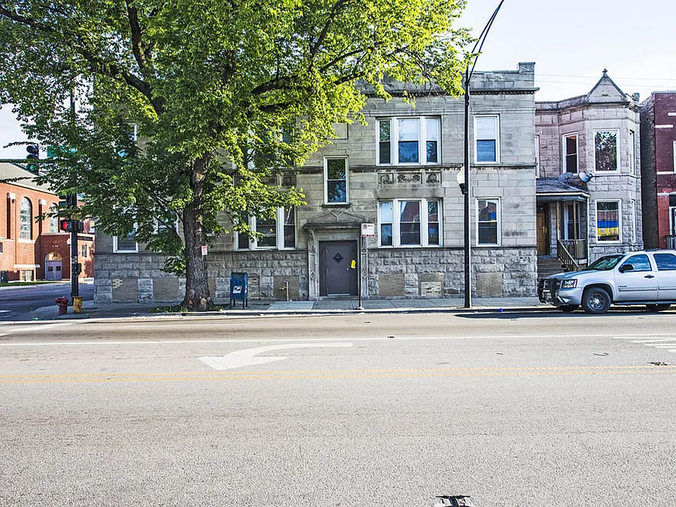 3560-64 W Cermak Rd