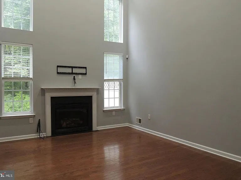 121 Chancellor Dr — Photo 10