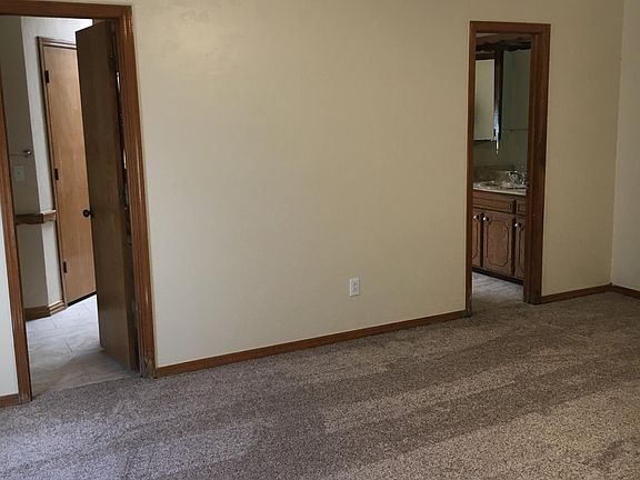 4th image of 6831 Club Meadows Dr