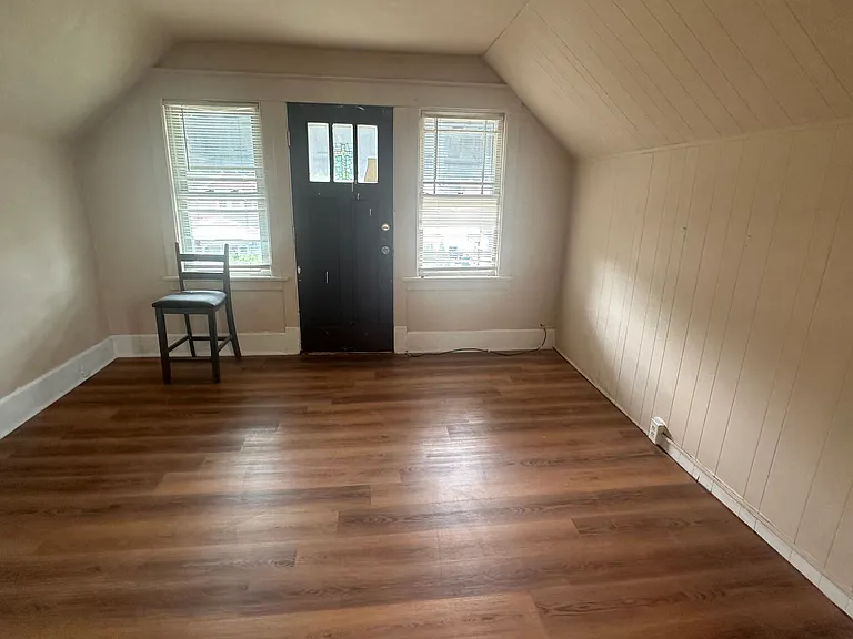 77 Hazelwood Ave #2 — Photo 3