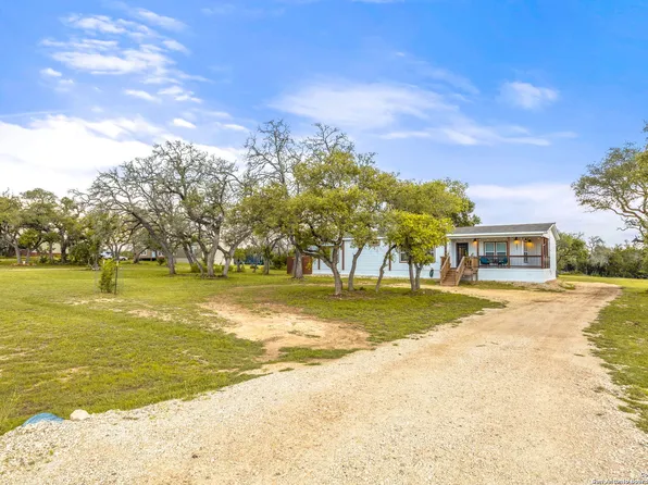 451 Private Road 1505, Bandera, TX 78003