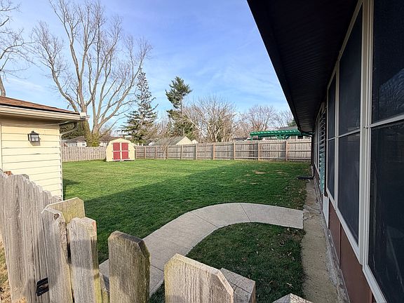 4th image of 773 Woodhaven Dr