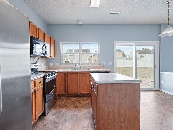 5th image of 2913 Hayling Dr