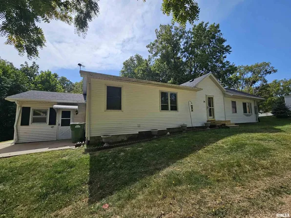 106 34th Ave N, Clinton, IA 52732