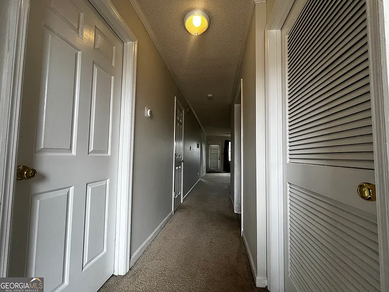 2165 S Milledge Ave — Photo 2