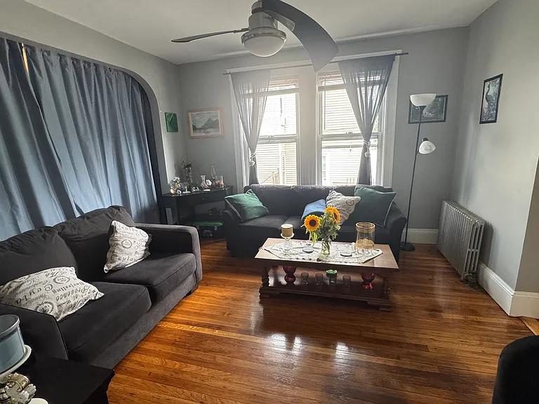 189 Campbell Ave #1 — Photo 1