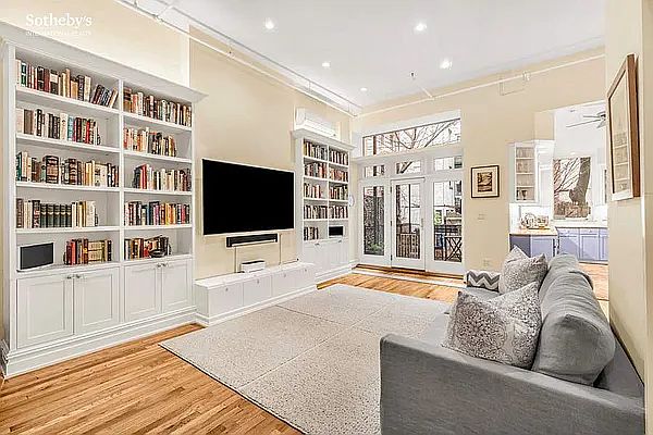 1st image of 318 W 108th St APT 1